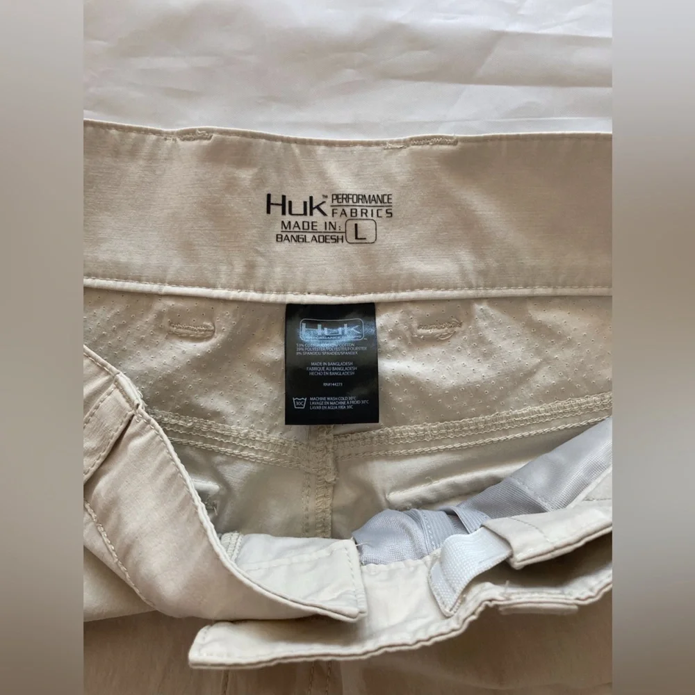 HUK Next Level Performance Fishing Shorts 10.5”Inseam Khaki Tan Cargo Size Large